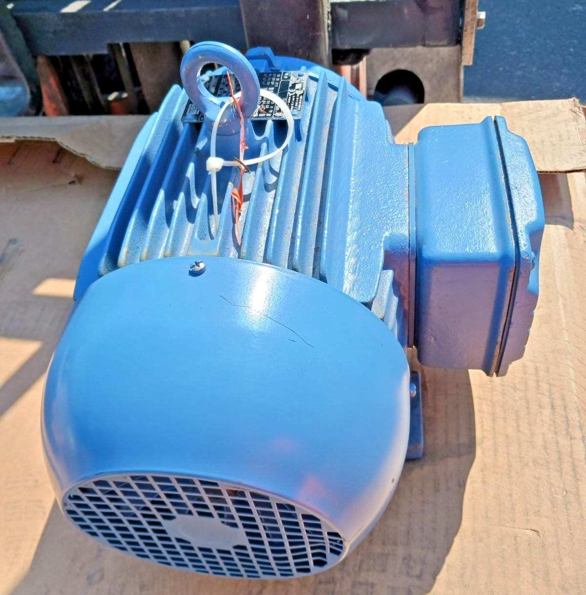 New Weg 5 HP Ac Electric Motor 182/4T Frame 208-230/460 Vac 1750 Rpm Tefc 1-1/8″
