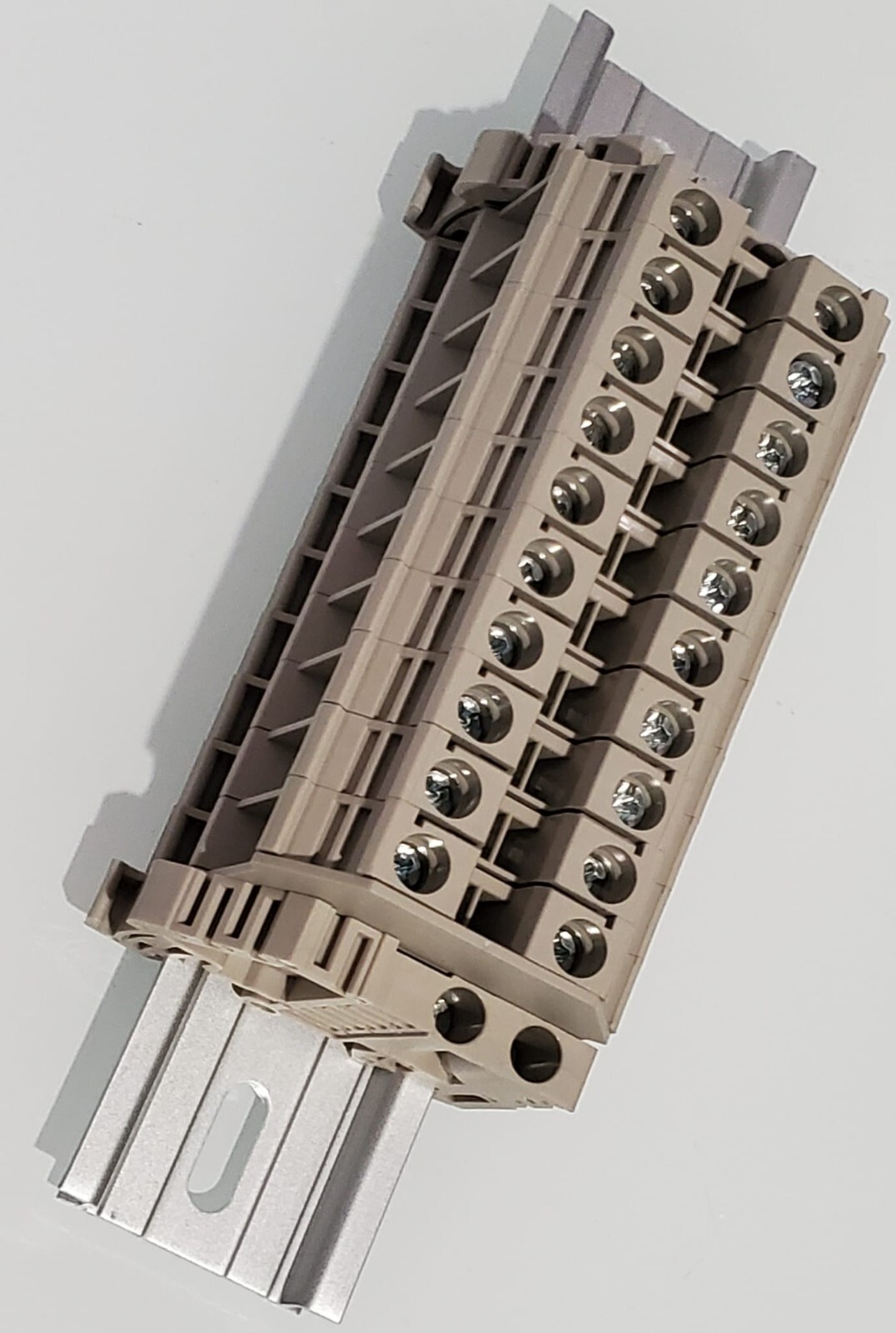 INTERNATIONAL CONNECTOR DK6N 10 GANG ASSEMBLY
