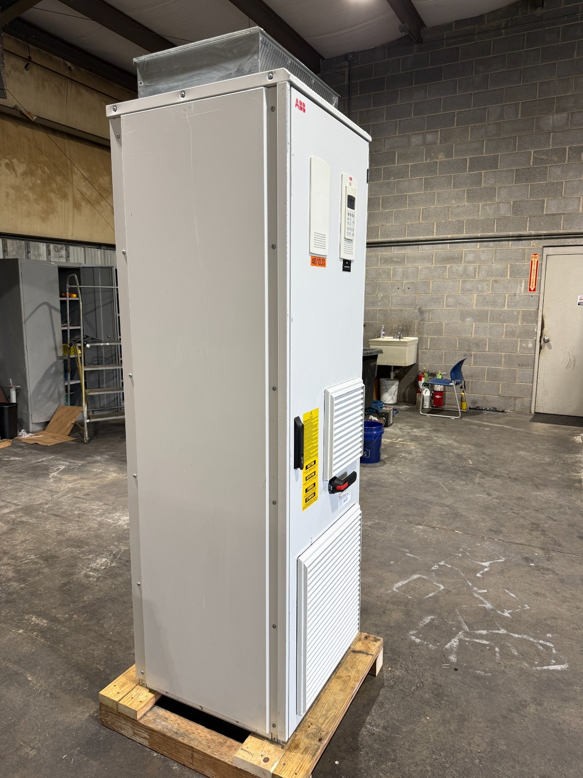 150 HP / 110 KW ABB inverter, Drive, VFD, ACS800-37-0170-5+B054+C129+8L506
