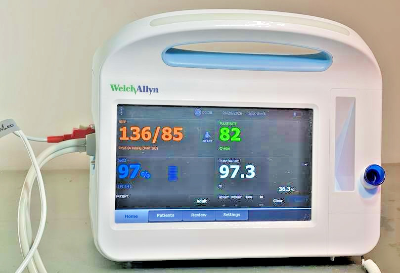 Welch Allyn Vital Signs Monitor 6000 series with accessories &new battery