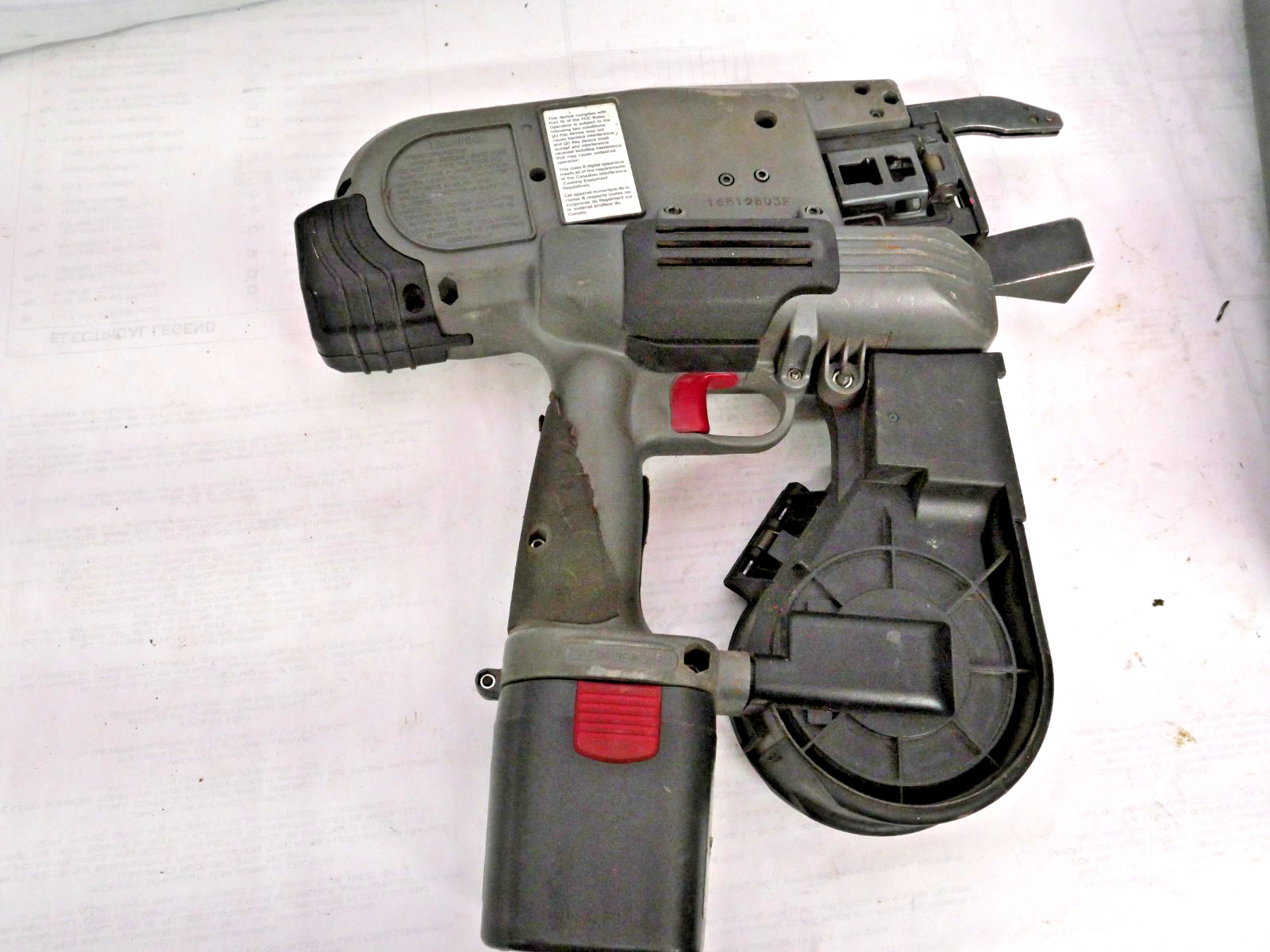 MAX RB655 Rebar Tier with (3) Batteries , Case ,Charger and Manual , Works Fine