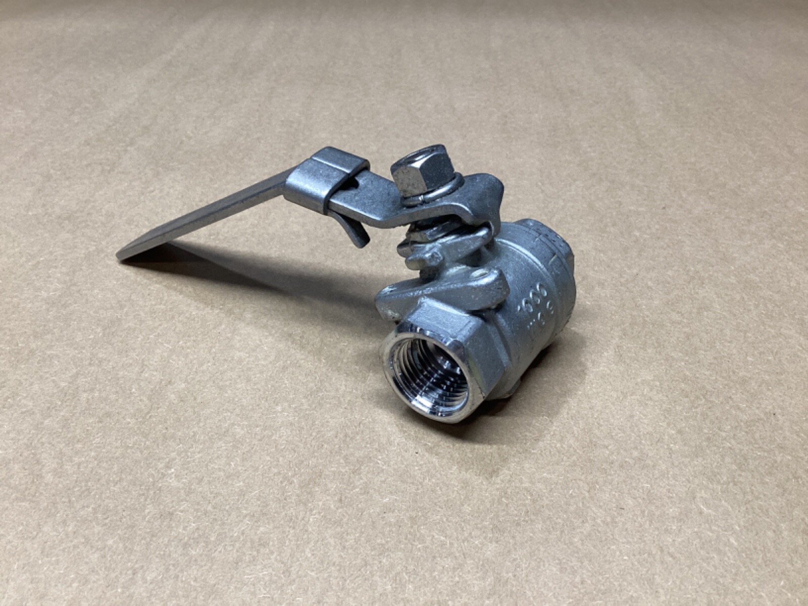 1/2″ 1000 WOG CF8M BALL VALVE #105K95