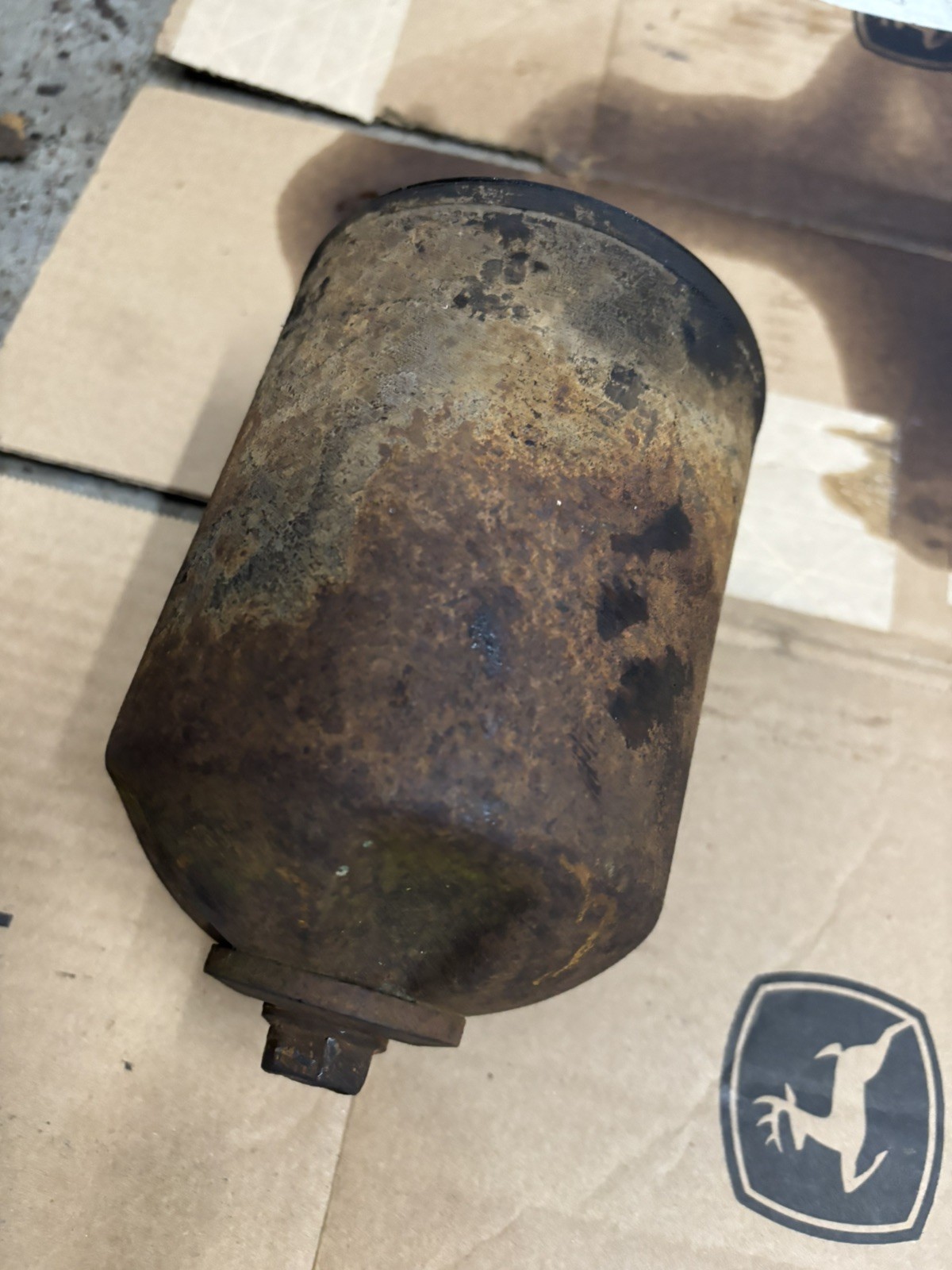 VINTAGE MASSEY HARRIS FERGUSON 50 TRACTOR -ENGINE OIL FILTER CAN / SPRING