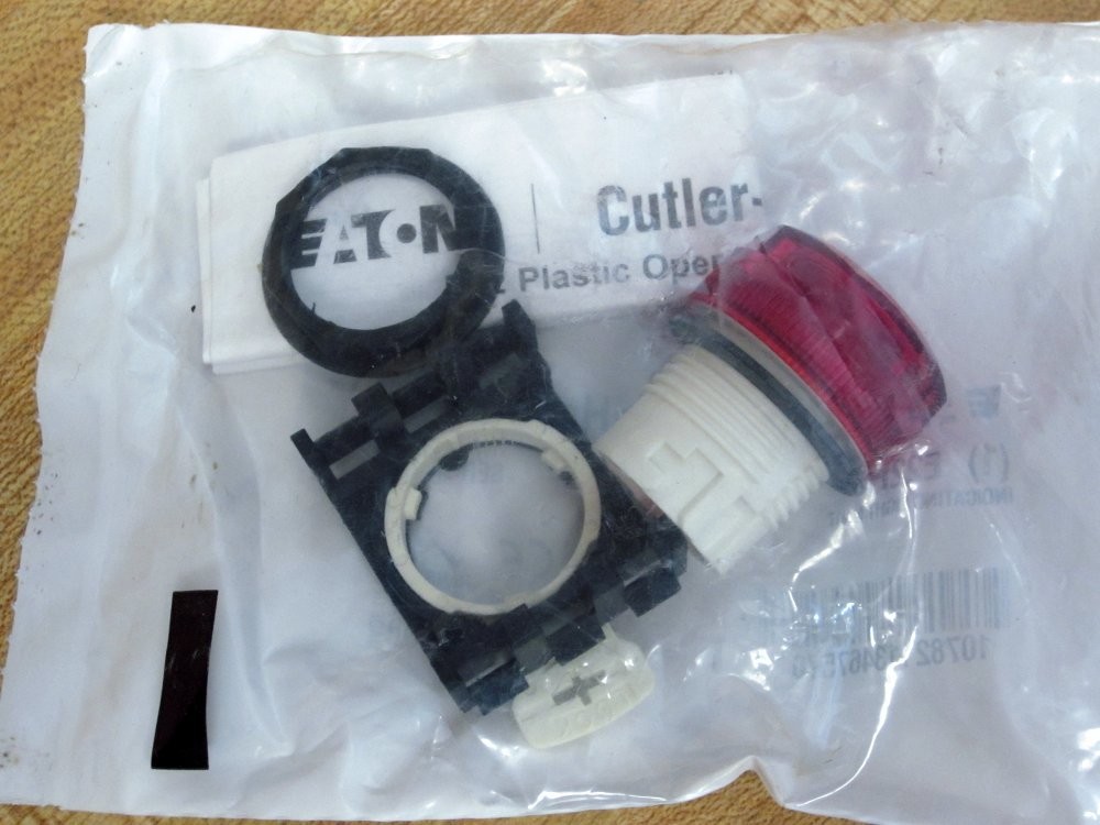 Cutler Hammer E22H2 Eaton Indicator Light