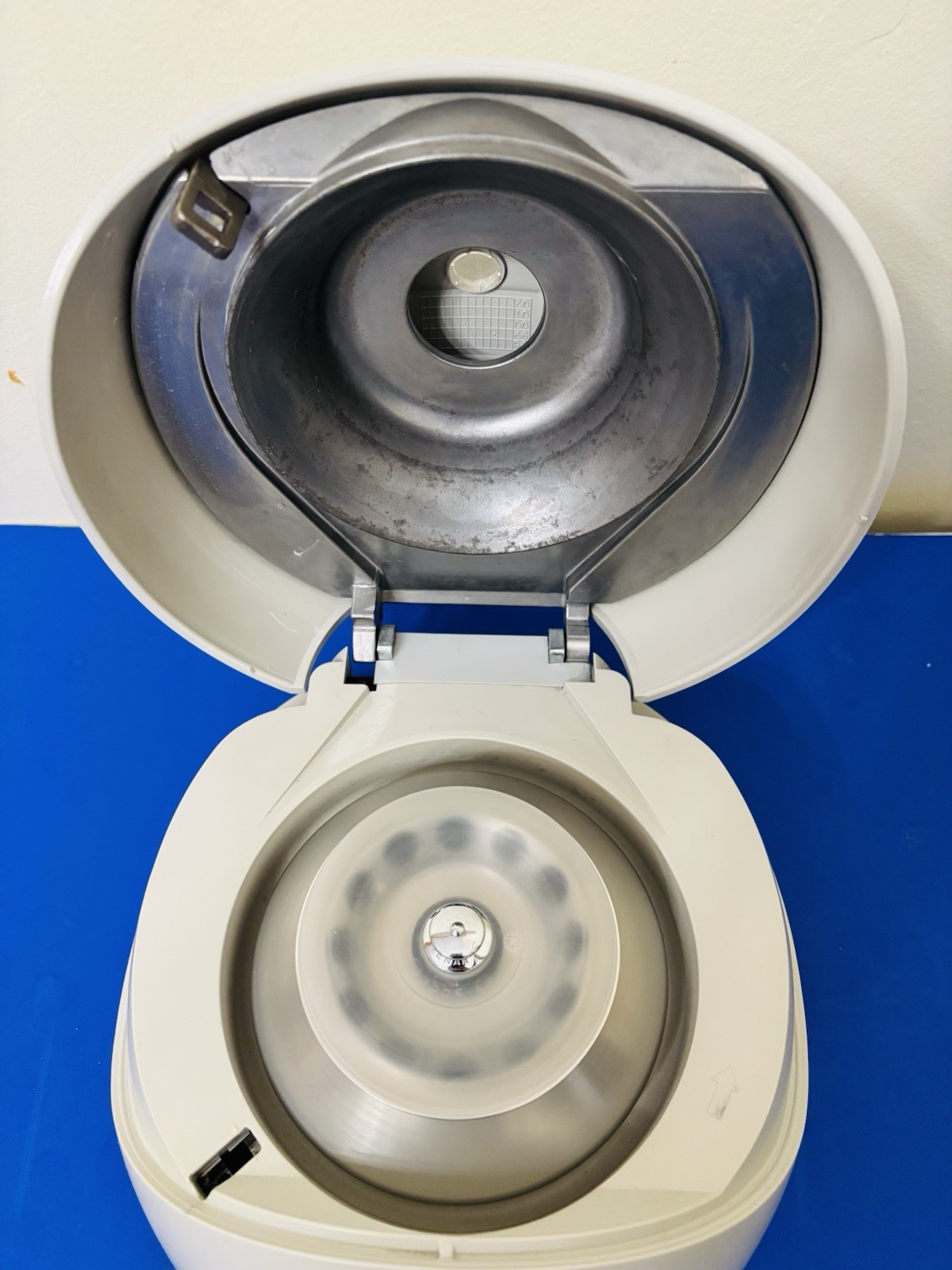 Eppendorf 5452 Minispin Centrifuge with Rotor
