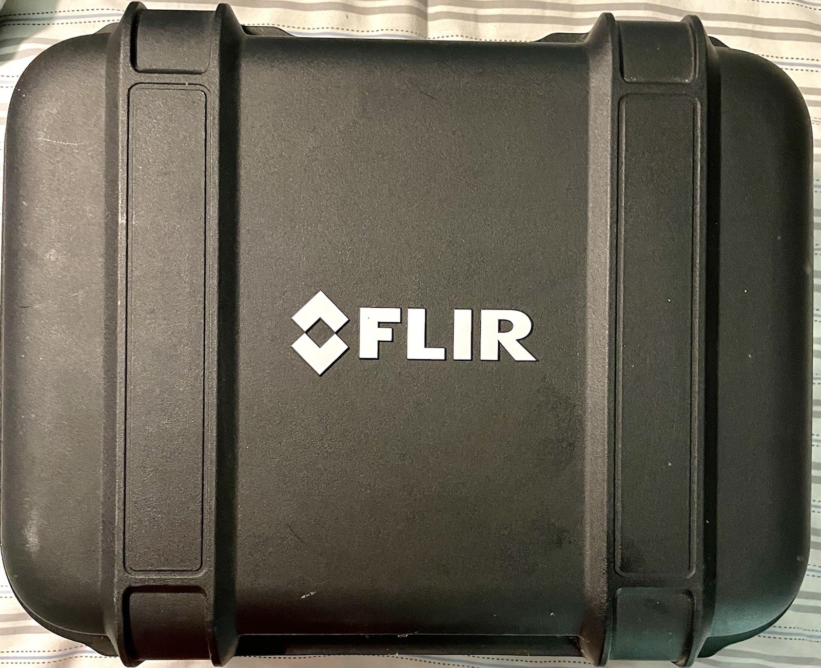 FLIR E8-XT Thermal Imaging Camera w/ Case and Accessories IR Scanner
