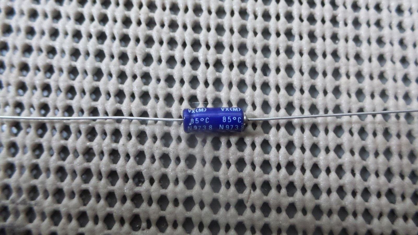500 Neuman Electronics TVX12HR2MAA Capacitor 2.2uf 50v