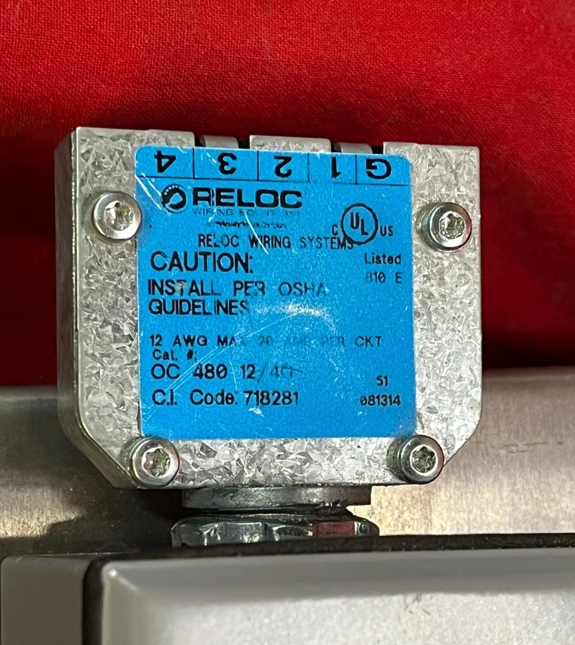 HUBBELL POWER SUPPLY, W/ RELOC WIRING SYSTEM, 30″ CORD, HBL2731