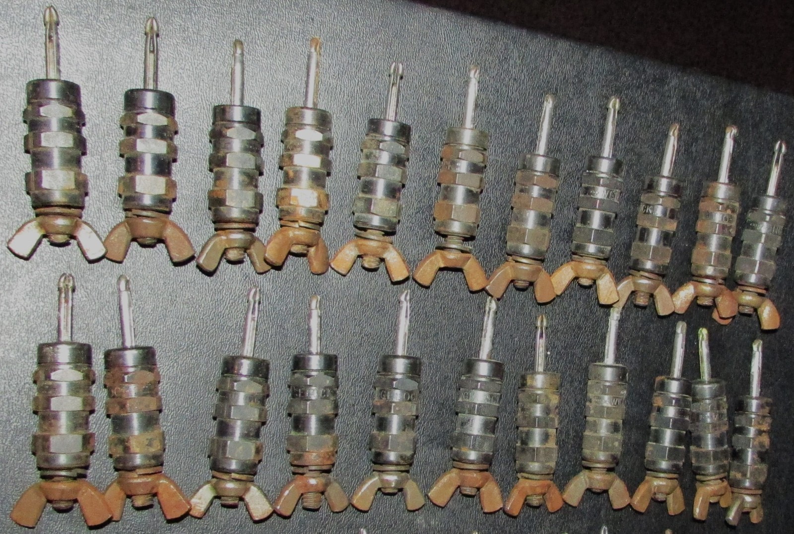 LOT OF 188 MIXED USED CLECO METAL FASTENERS: WING NUT, HEX NUT, PLIER, & SPRING
