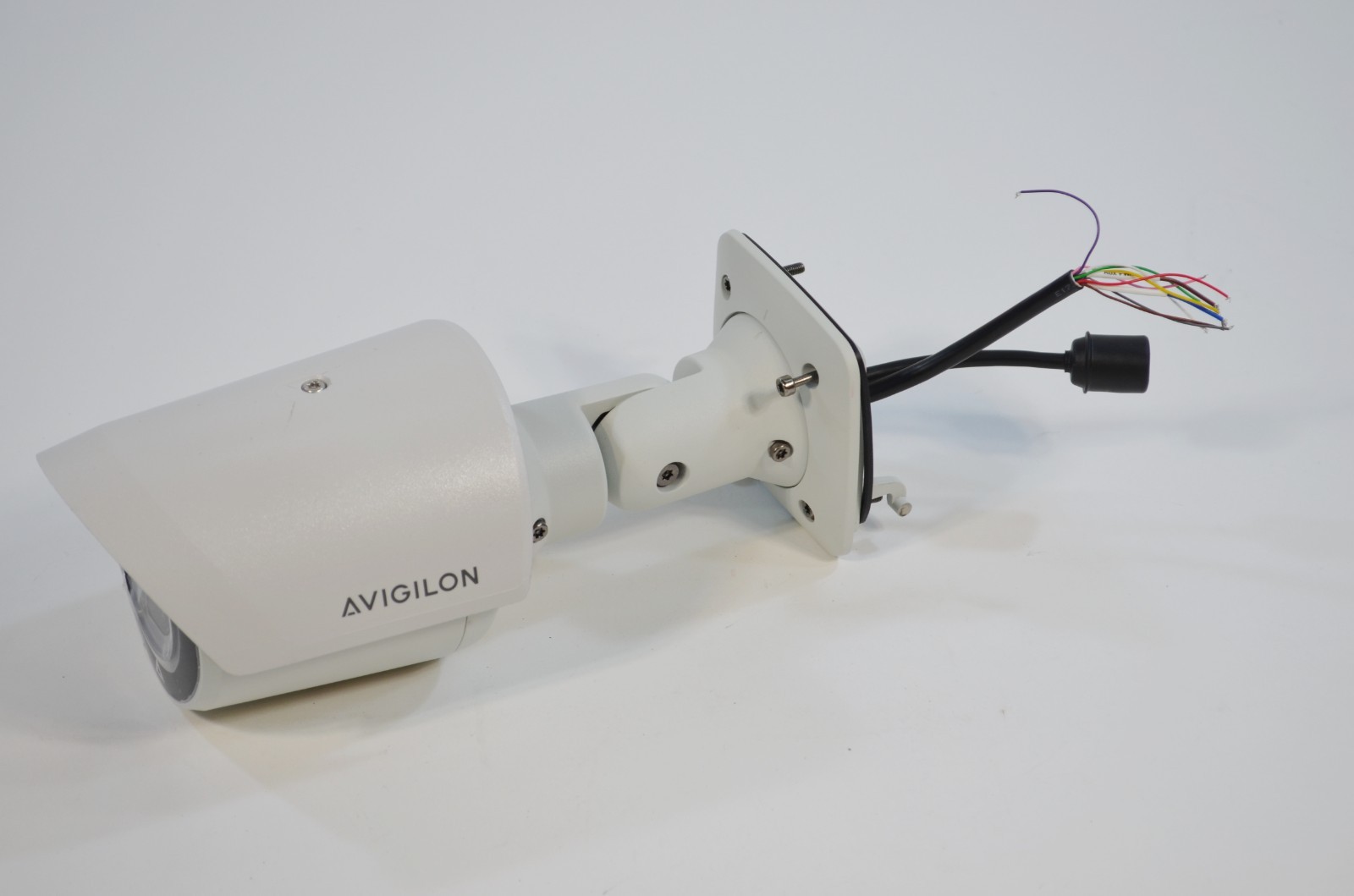 Avigilon 5.0C-H6SL-BO1-IR Bullet Wall Mounted Surveillance IR Security Camera