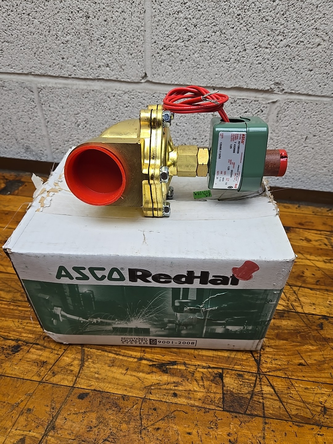 New ASCO 8210B059 120v AC 1-1/2” Brass General Service Solenoid Valve