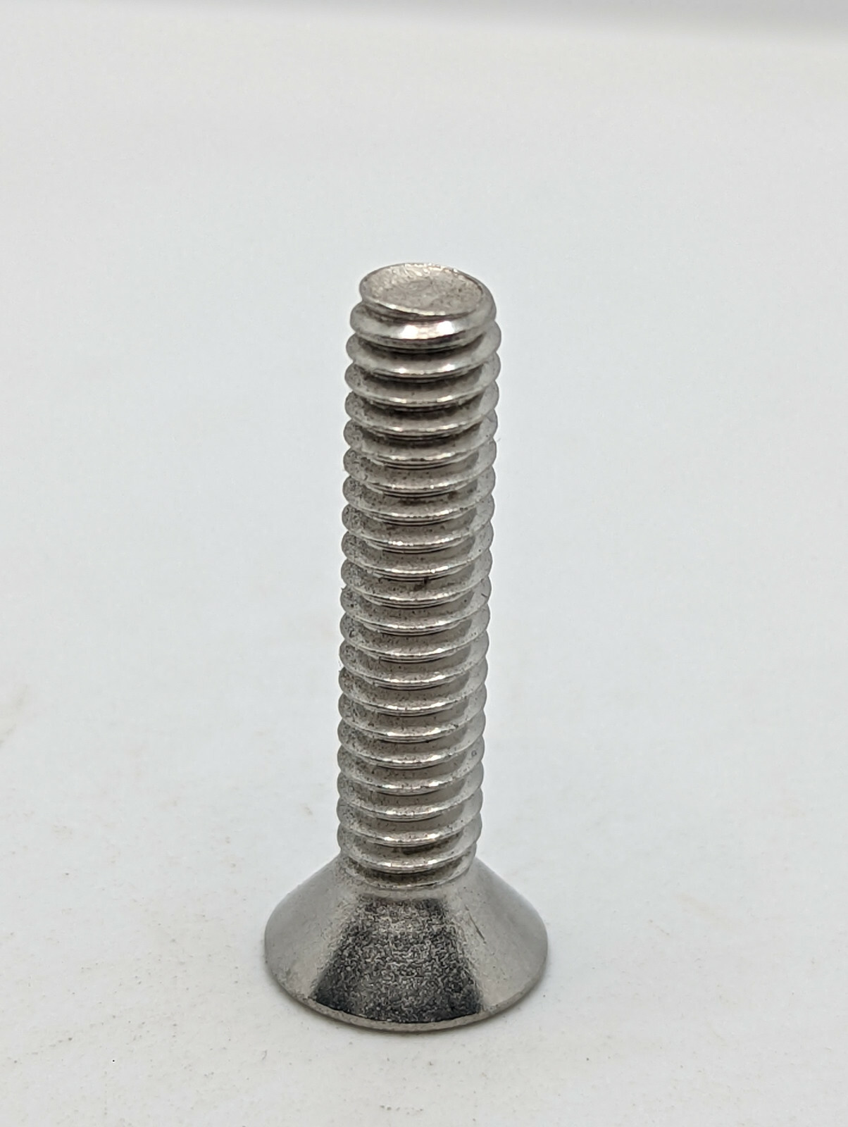 704, 1/4″-20 Stainless Steel Flat Head Socket Caps Screws, Inch Countersunk 18-8