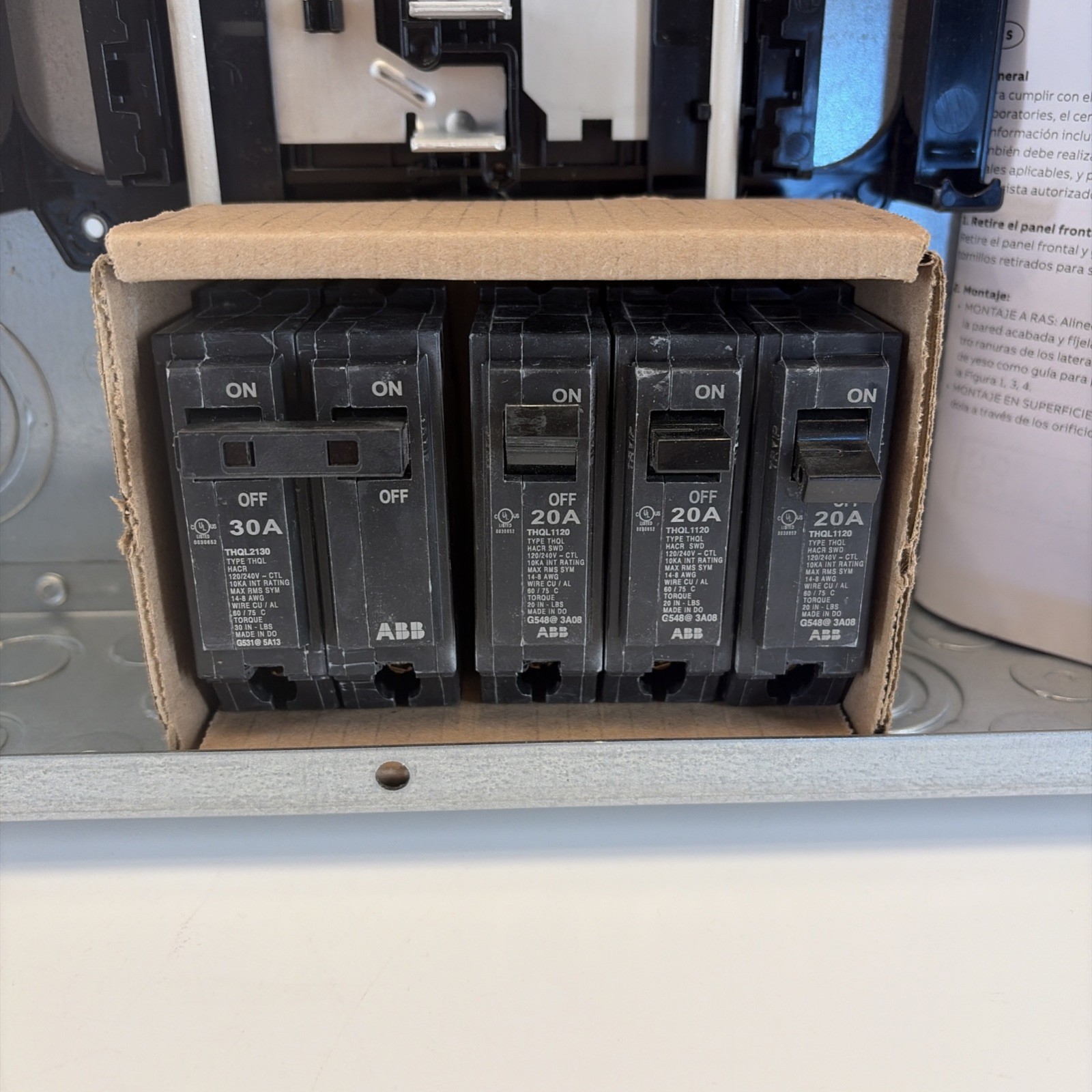 ABB 200 Amp 30/60 Main Lug Load Center Breaker Panel PAL3020PA With 4 Breakers
