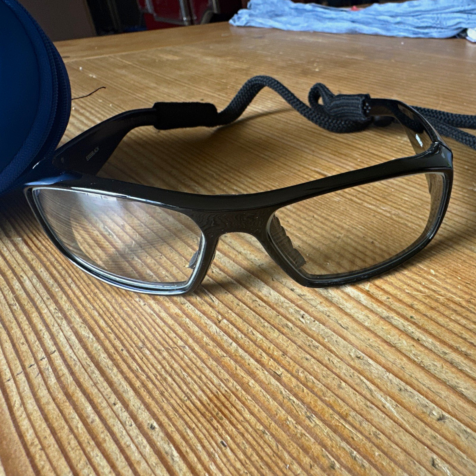 Burlington Medical ESS5BLK Clear Anti-Fog Lead-Lined Safety Glasses Strap Case
