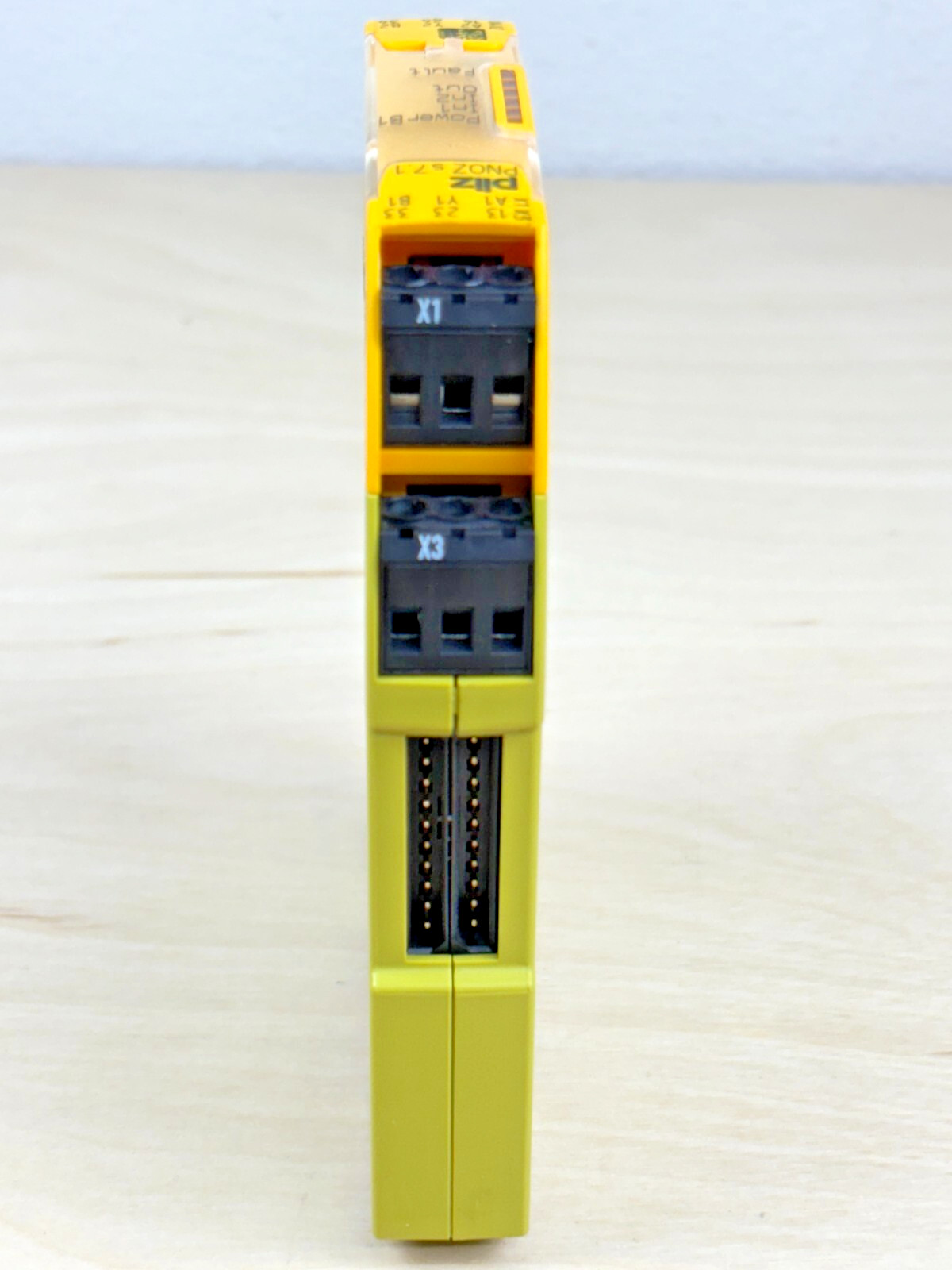 Pilz PNOZ S7.1 24 VDC Safety Relay Contact Expansion, 3 n/o, 750167