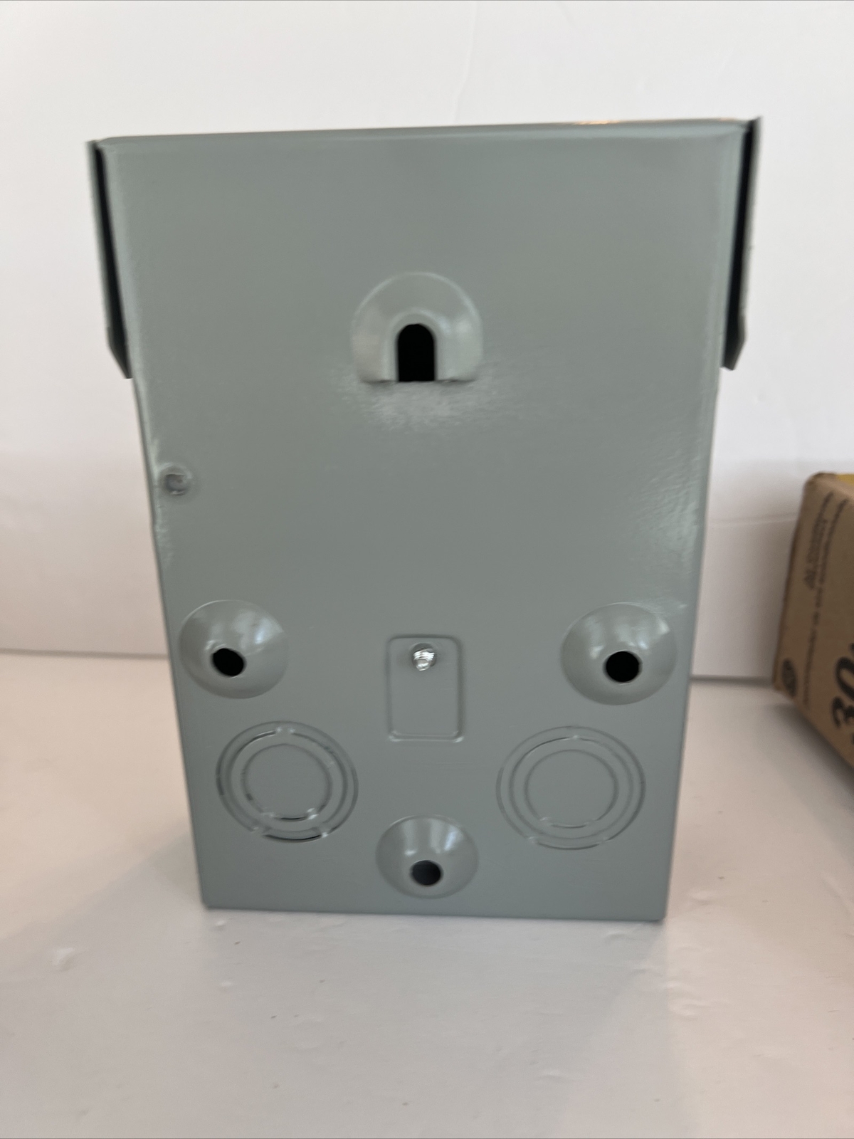 GE 30-Amp Fusible Enclosed Molded Case Switch Disconnect