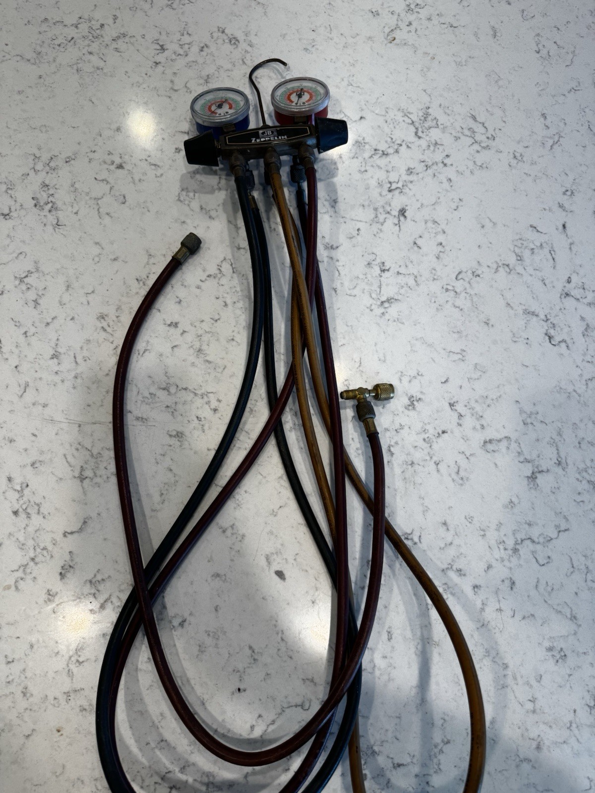 JB Industries ZEPPELIN 2 valve charging and tesing manifold R-22, R-134a, R-404a