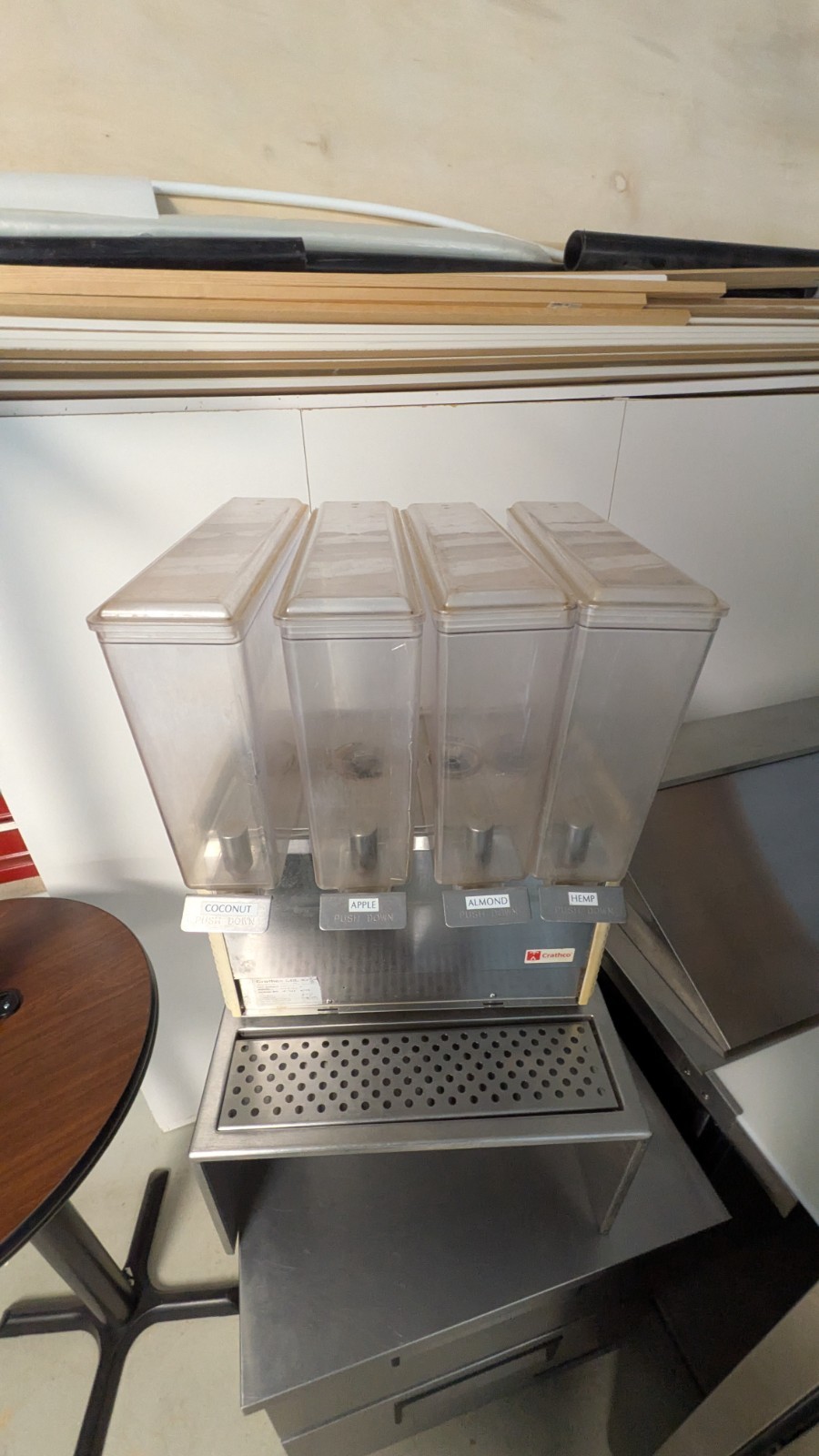 Crathco E49-4 Classic Bubbler Beverage Dispenser with 4 Bowls / Agitator – 2.4ga