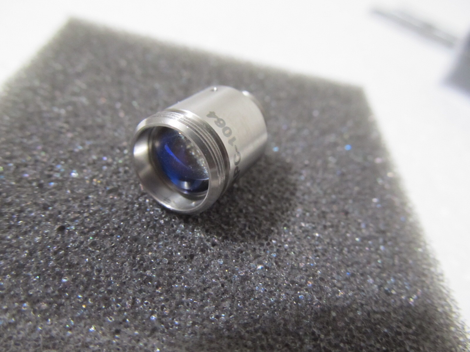 THORLABS 1064 nm, f = 8.07 mm, NA = 0.50 FC/APC Fiber Collimation Pkg. F240APC