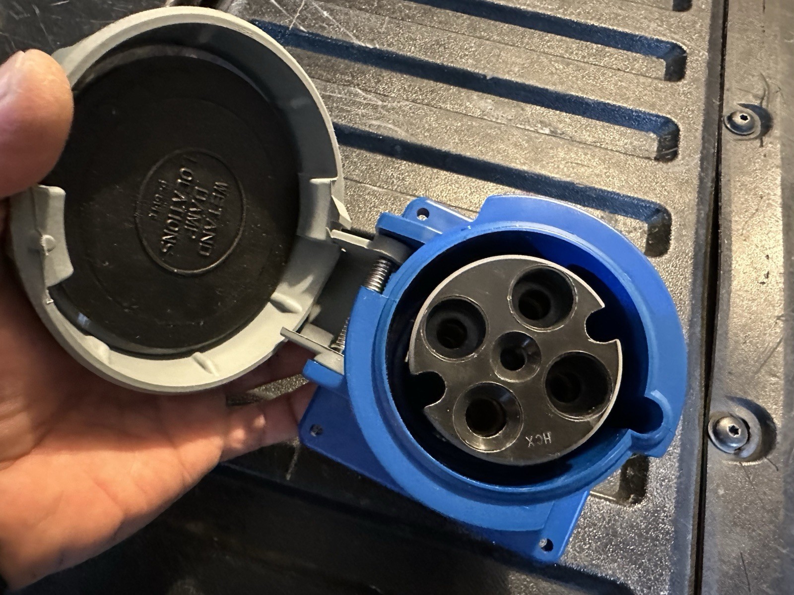 Hubbell 60A Pin & Sleeve Receptacle 460R9V0 (often listed as HBL460R9W)