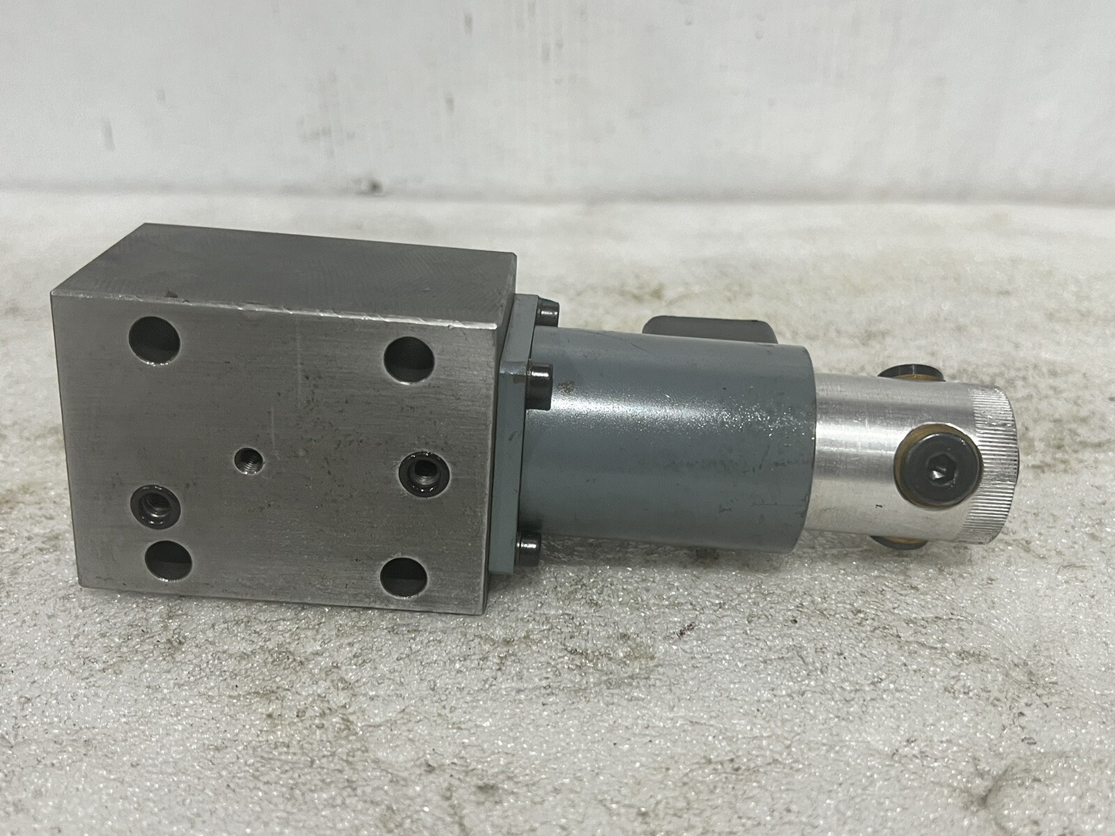 🔥MOOG DBEE30CS1AX7EB/A X12;C10;Y15 hydraulic valve, used, Free Ship🇺🇸