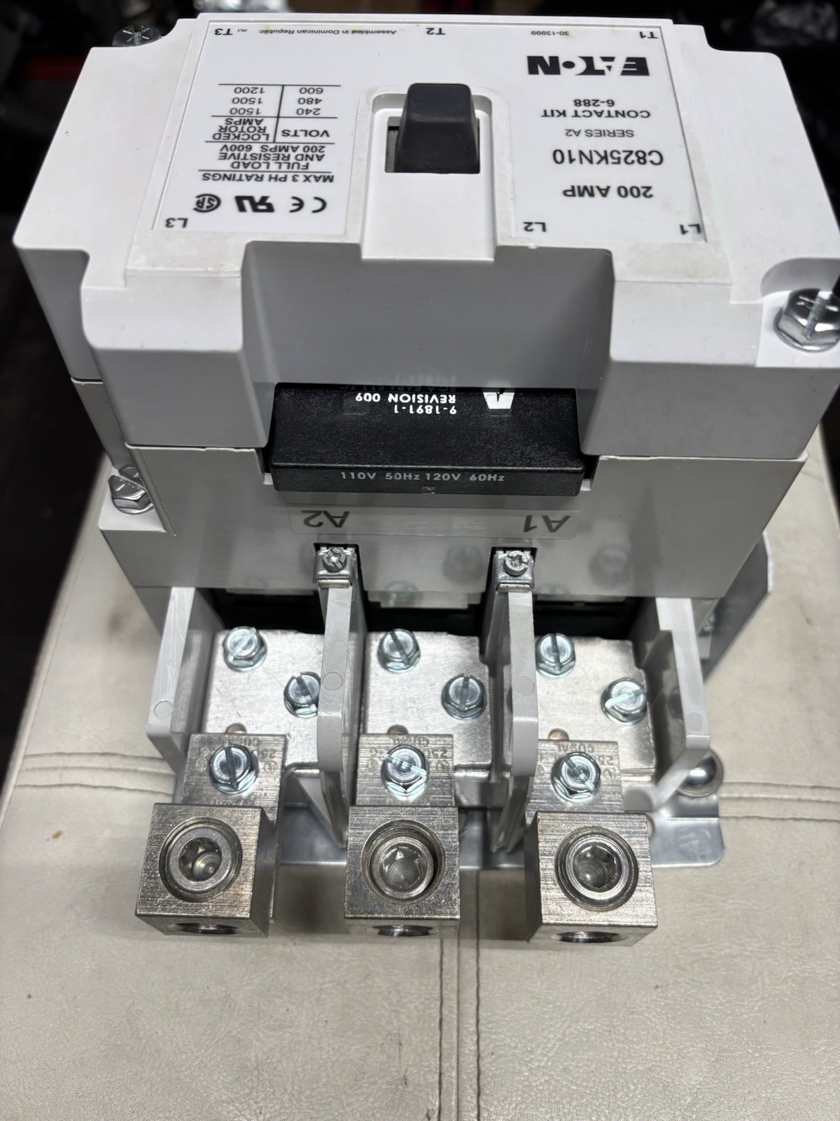 Eaton C825KN10 Series A2 110V-120V Coil 3 Poles 200 Amps 600V NEW