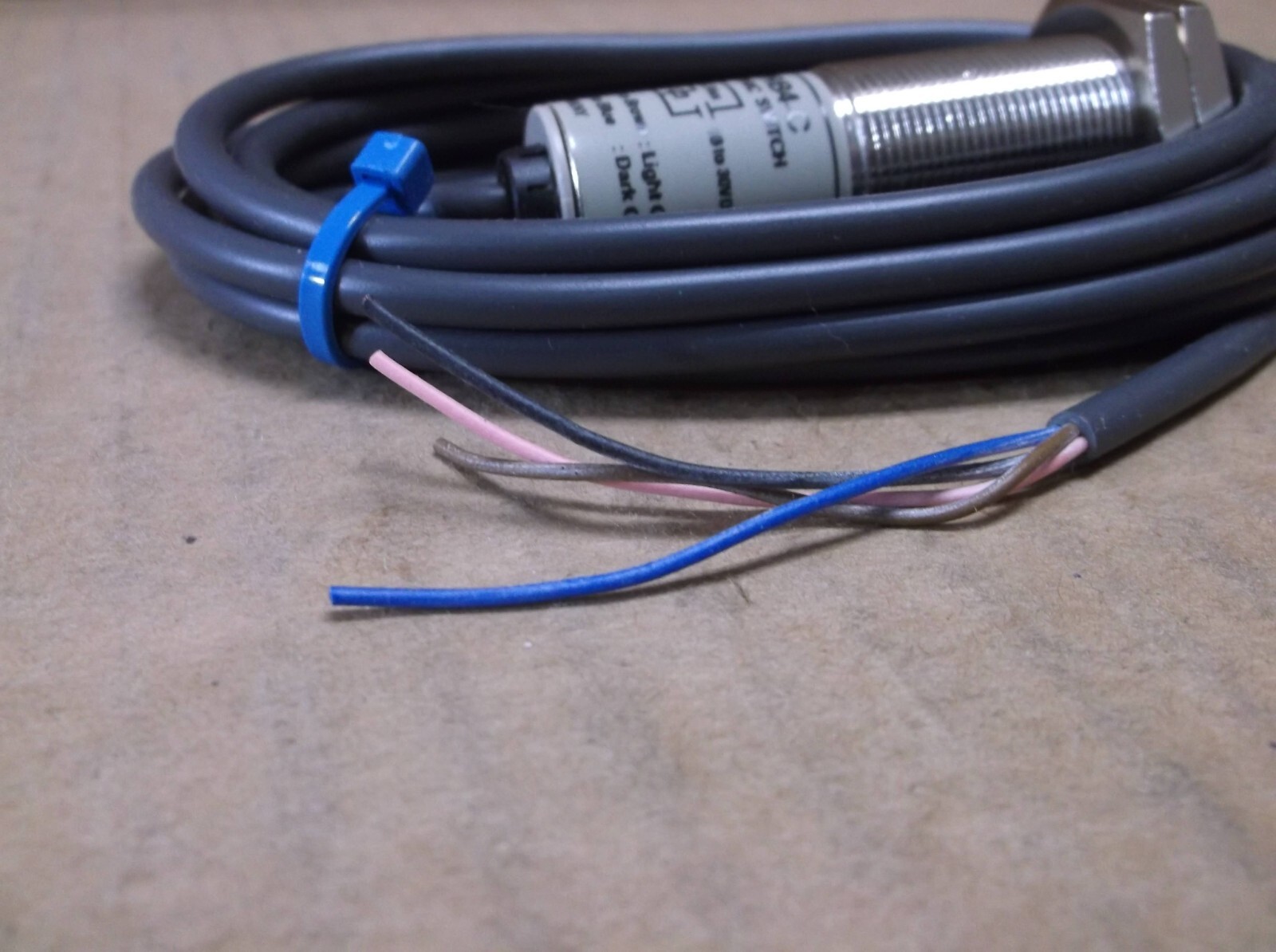 E3F2-R2RB4-C Omron NEW In Box Photoelectric Sensor Switch E3F2R2RB4C
