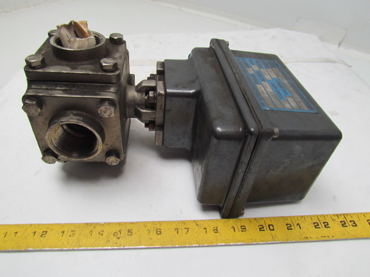 Bi-Torq IS3WT12300EA4 Actuator w/3 Way 1-1/4″NPT Valve 115VAC 300In/Lbs Torque