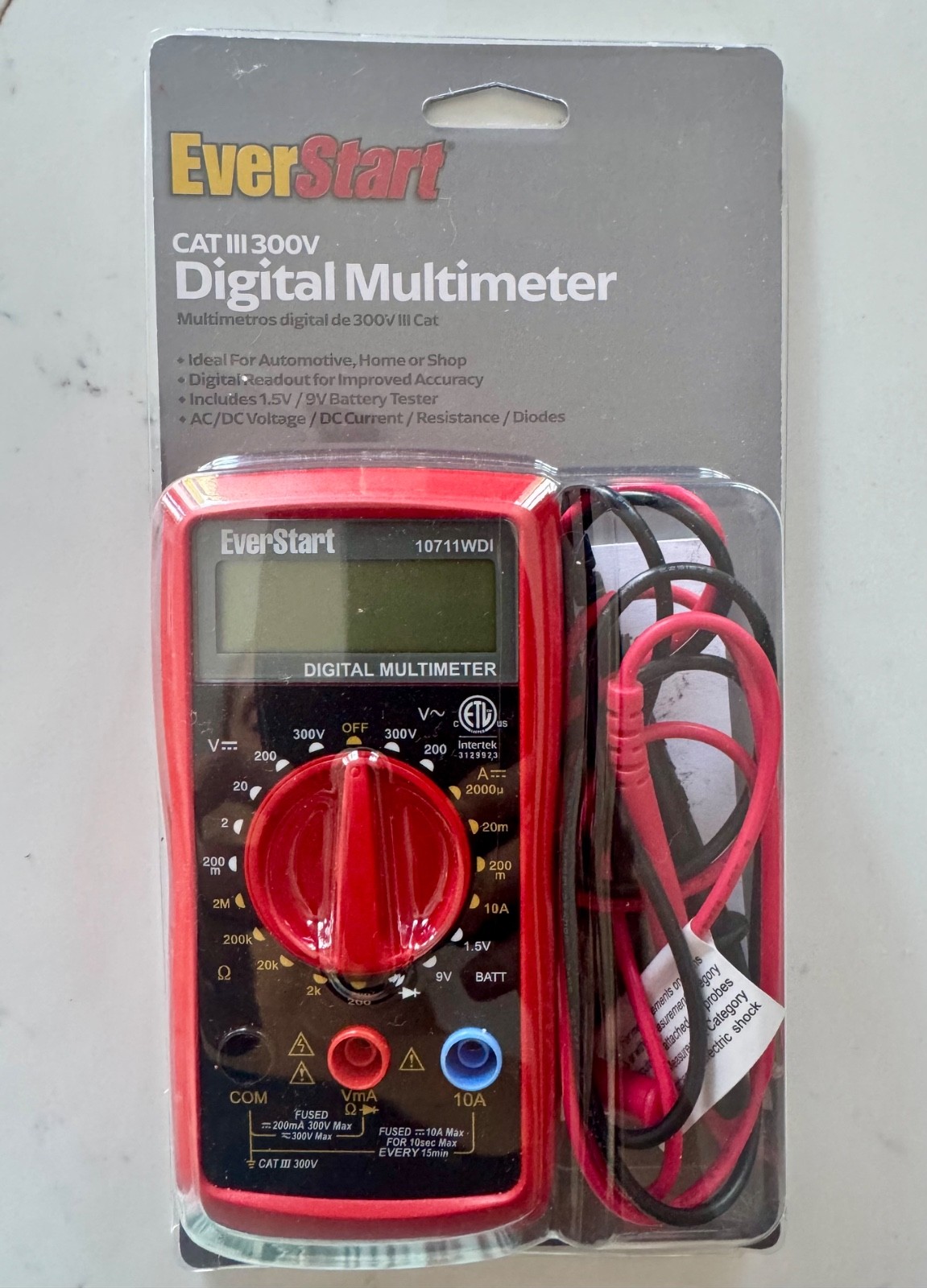 EverStart 10711WDI Digital Multimeter Voltmeter 300V CAT III w Test Leads Tested