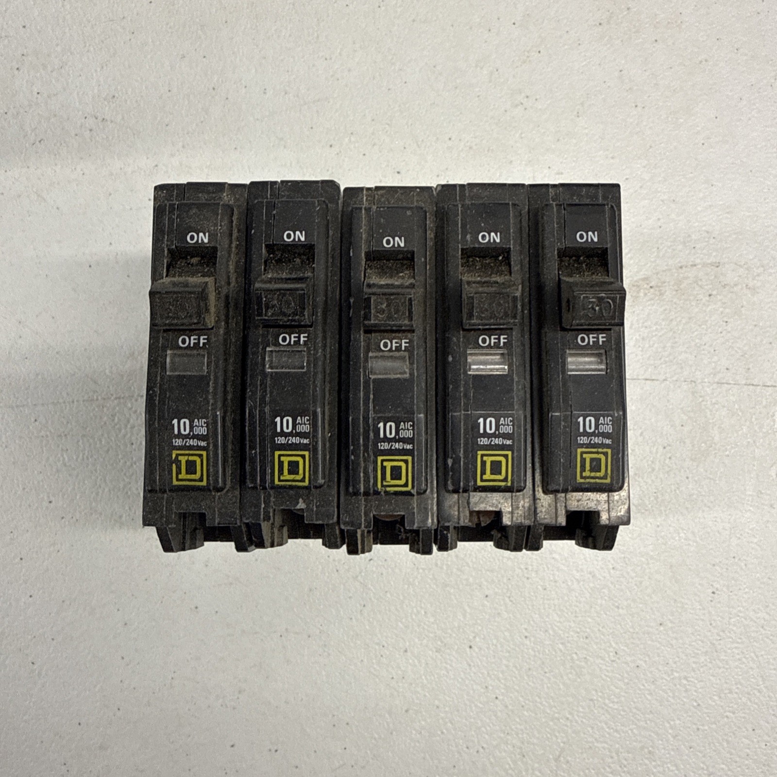 LOT OF 5 USED Square D QO130 Circuit Breaker 1-Pole 30A Amps 120 V Plug-On