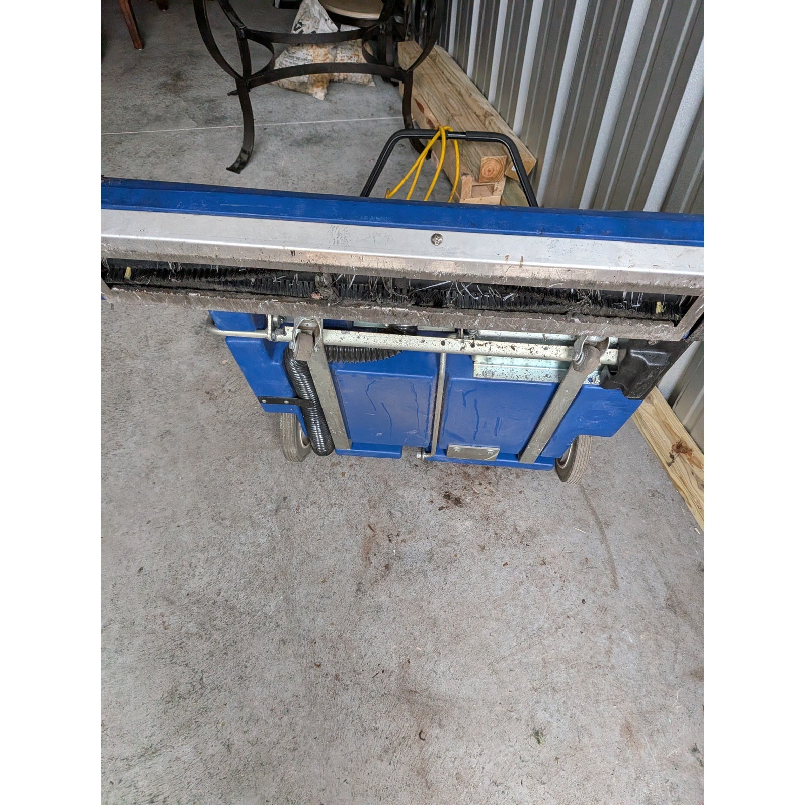 Windsor Wave Wide Area Vacuum 28 Inch Commercial Industrial Carpet Cleaner Blue
