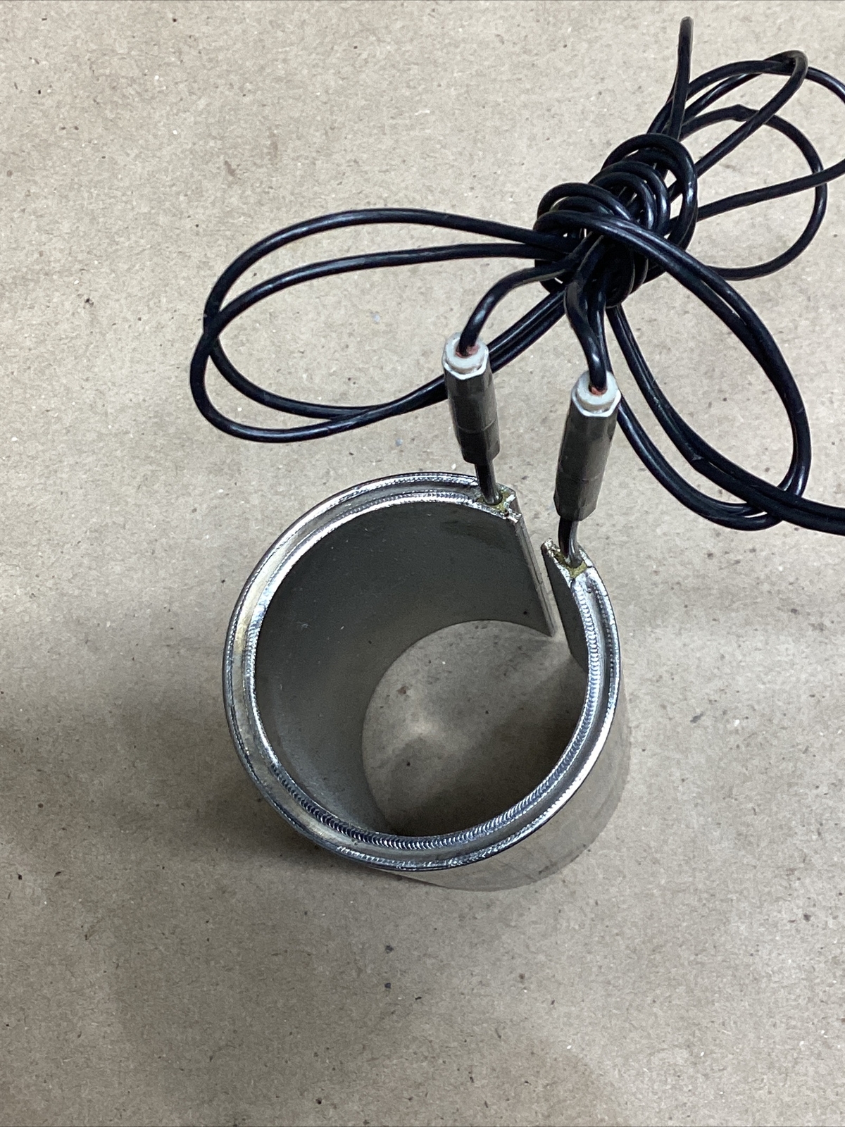 Fast Heat Band 1.5″ Dia. x 3″ Wide 400Watts 230 Volts 23 Length wire #273C39PR4