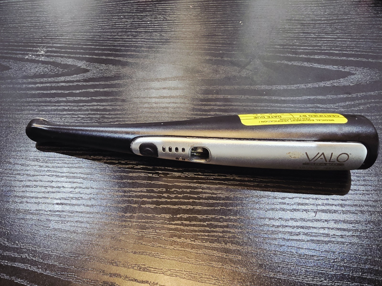 2020 Ultradent VALO Grand Cordless MISSING PARTS – POWERS UP.
