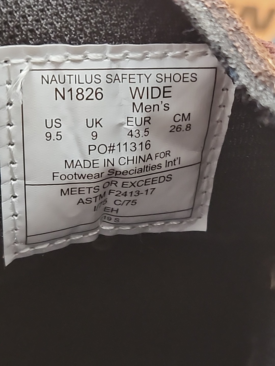 Nautilus Safety Footwear Men’s 1826 Safey Toe Shoe Men’s Size 9.5 Wide