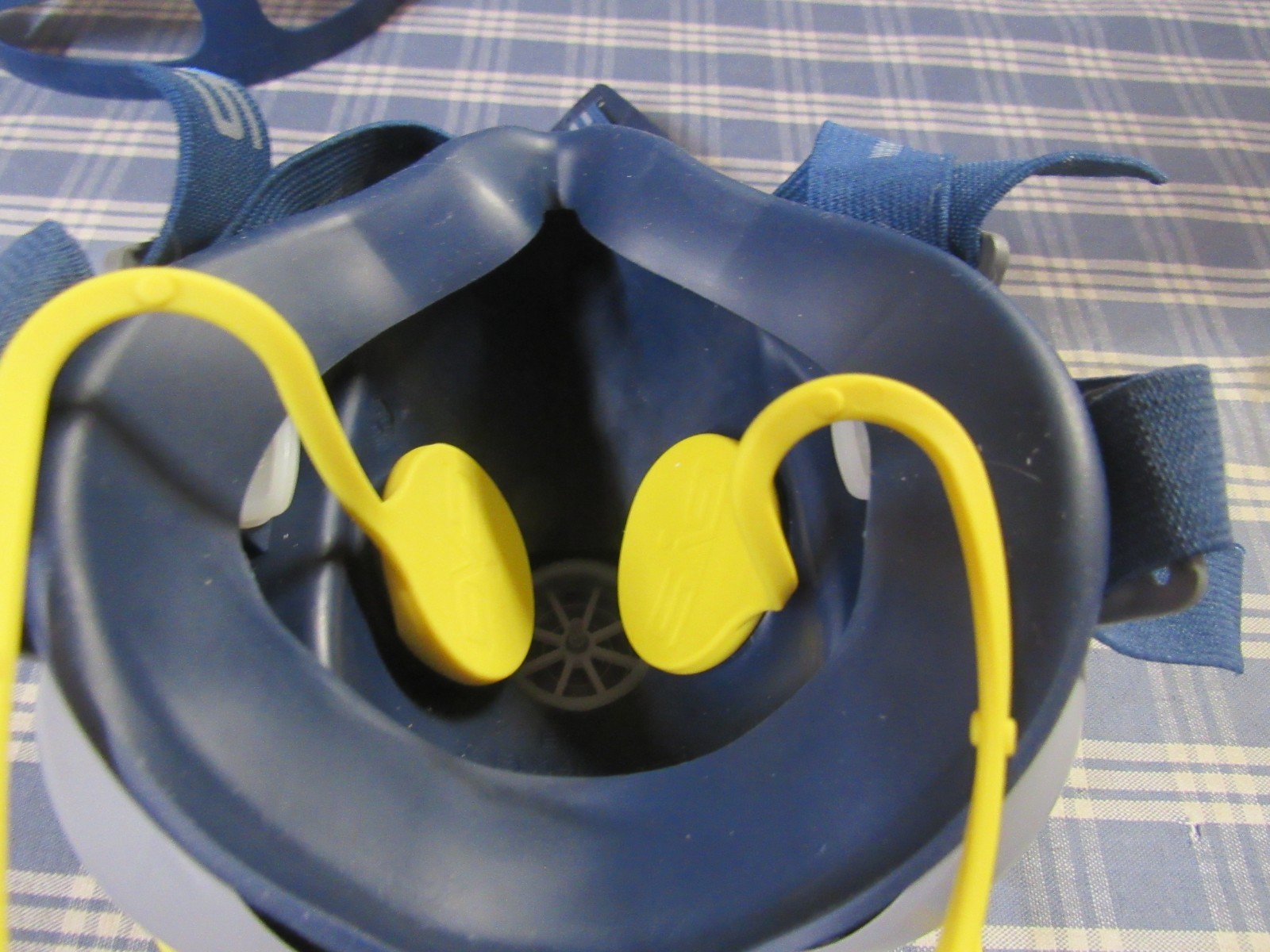 GVS Elipse P100 HalfMask Respirator Size M/L Distressed Box. FAST FREE SHIPPING.