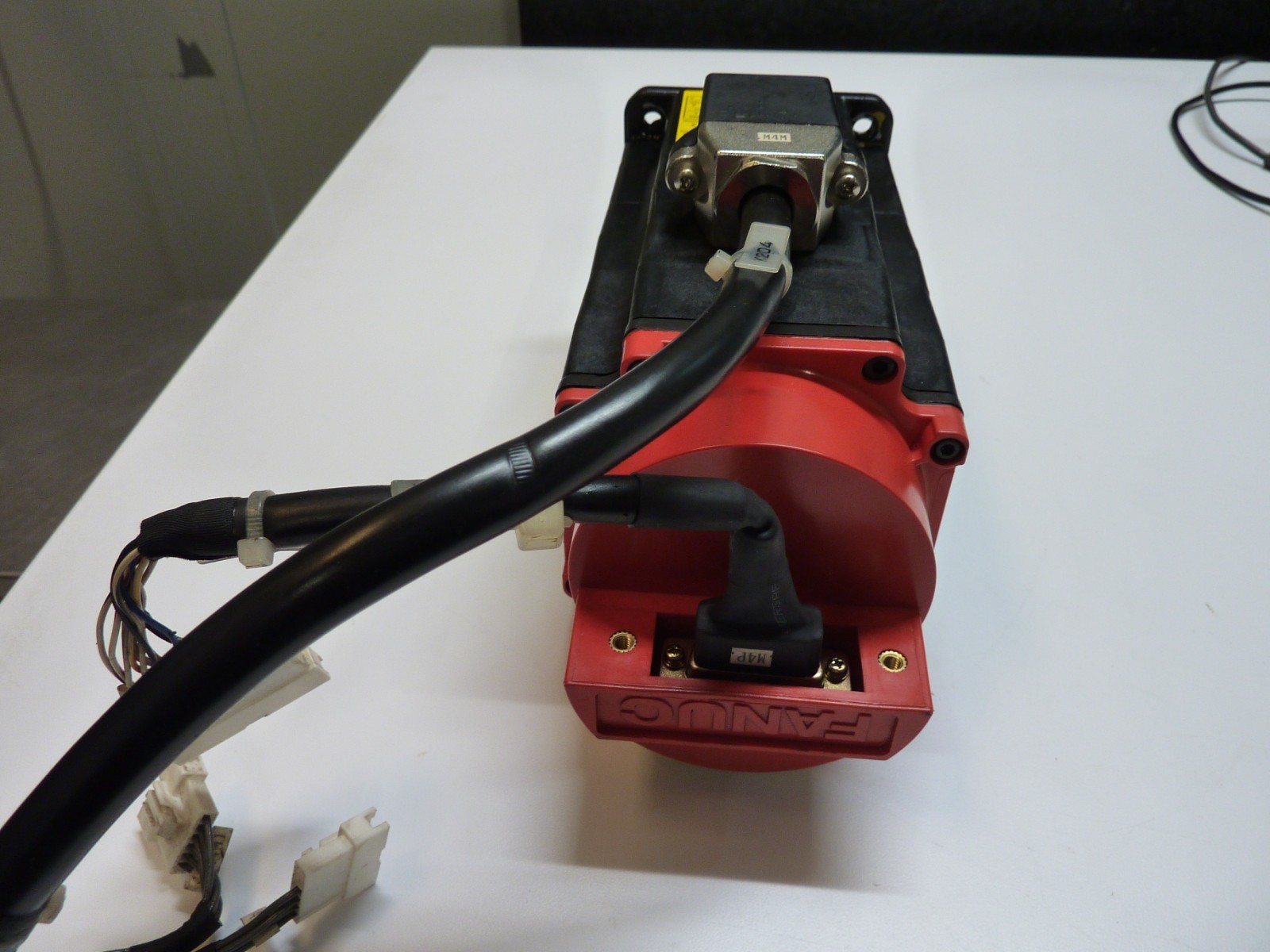 Fanuc a1/3000 A06B-0371-B175 AC Servo Motor 0.3kW 90V 2.5A 3000RPM (32078)