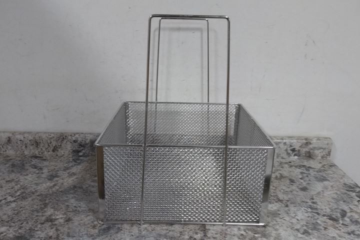Marlin Steel Wire Products 00007001A-31 18 x 18 x 9 In Mesh Basket w/Handles