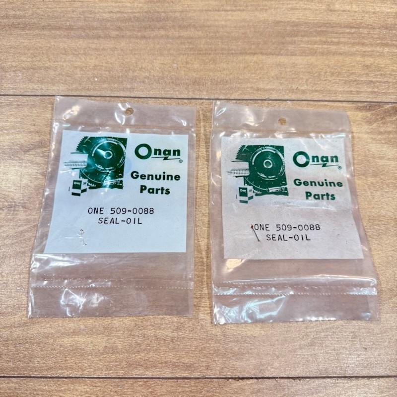 New ONAN OEM NOS OIL SEAL QTY:2 / 509-0088