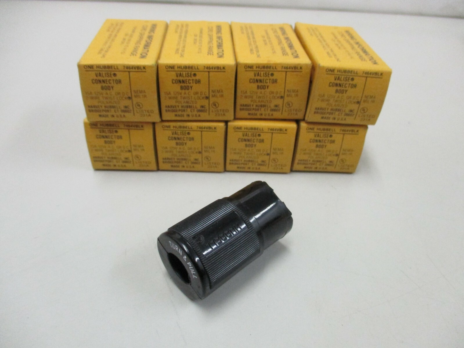 Hubbell 15A 125V AC or DC 2-Wire Twist Lock Valise Connector Body Qty 8