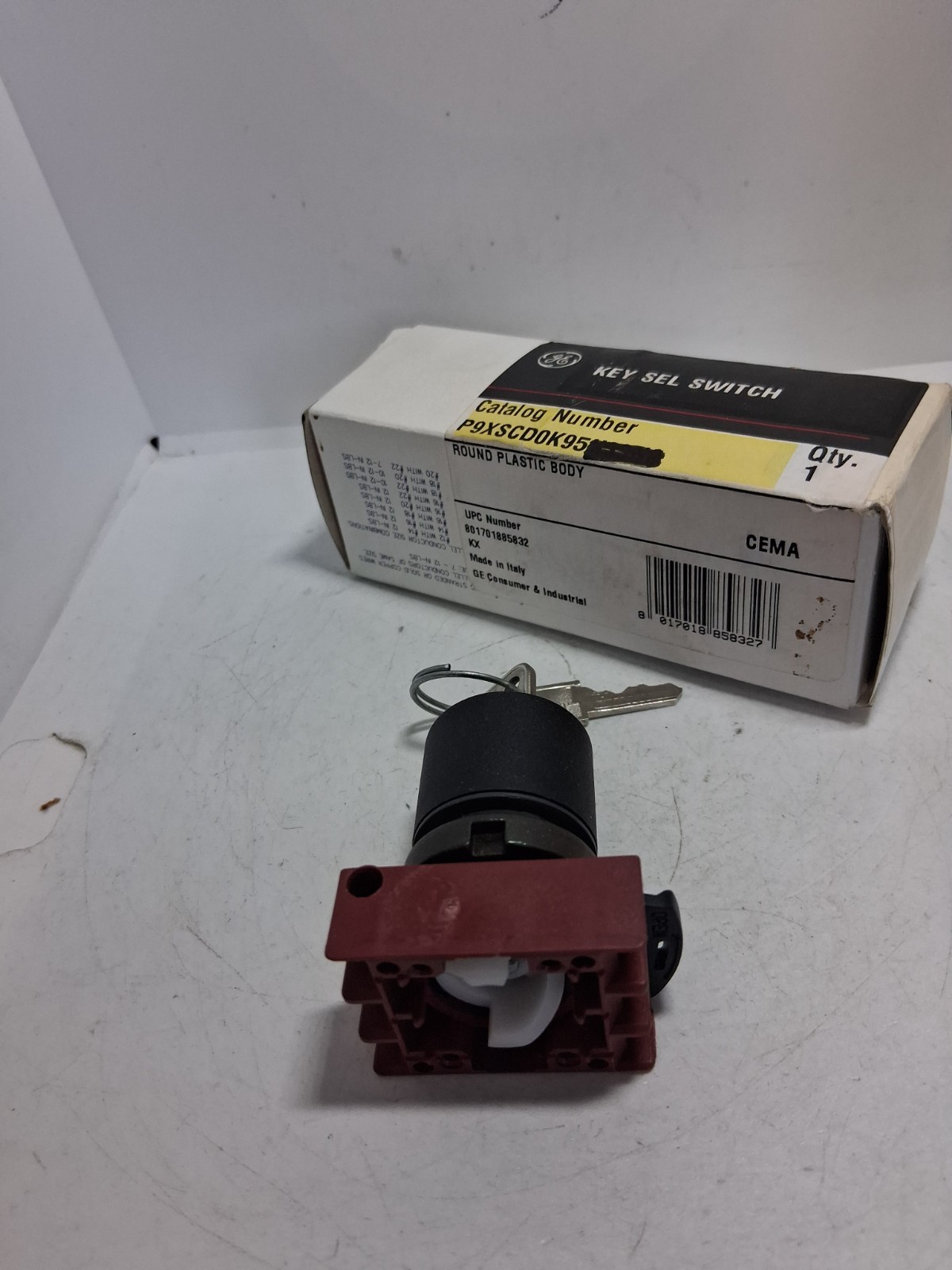 GE P9XSCD0K95 SELECTOR SWITCH OPERATOR 2 POSITION KEY REMOVAL FROM BOTH NIB