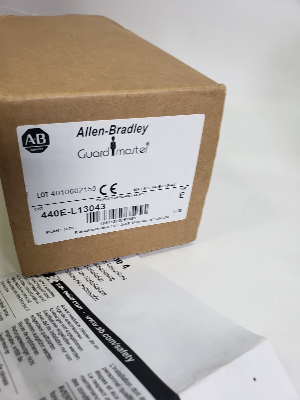 Allen Bradley 440E-L13043 Guardmaster Lifeline 4 Cable Pull Switch
