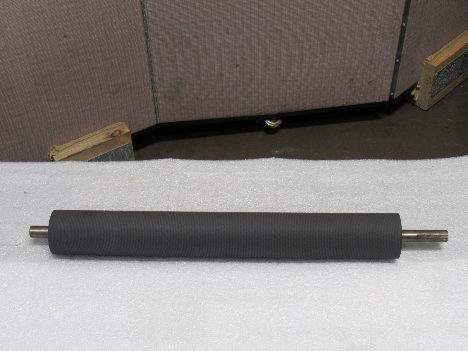 No Name Recovered Rubber Coated Conveyor Roller 3/4″ Shaft Dia 3X1-1/2″L Shaft