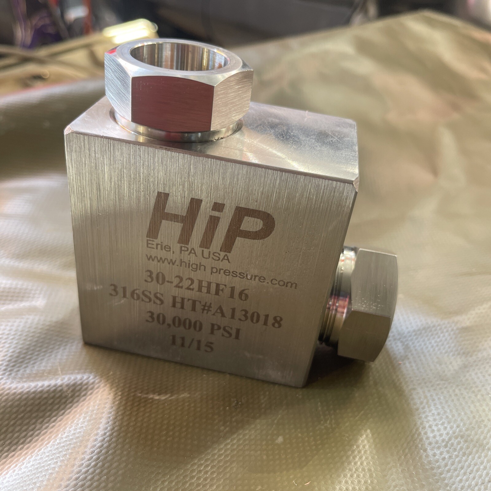HiP 30-22HF16 Elbow High Pressure Fitting 30,000 PSI