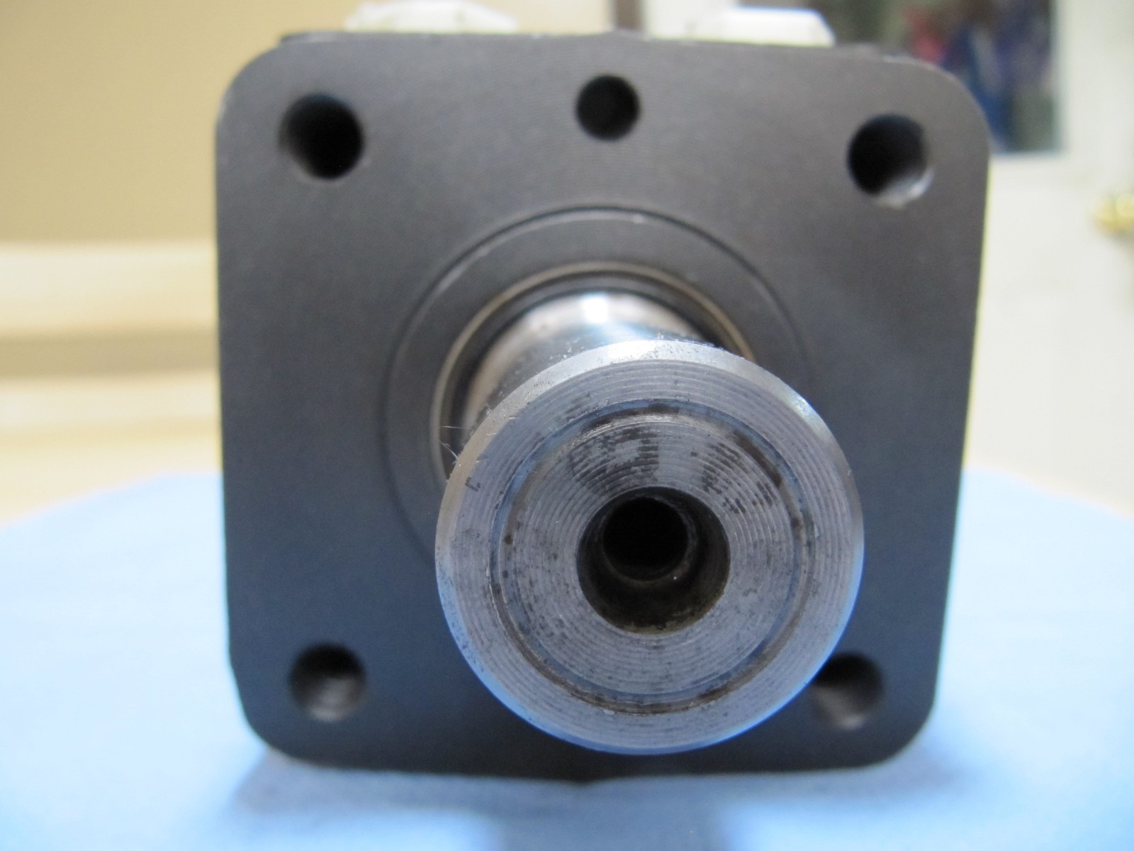 SAUER DANFOSS DH 160 151 2045 Orbital Motor New Old Stock Made in Denmark