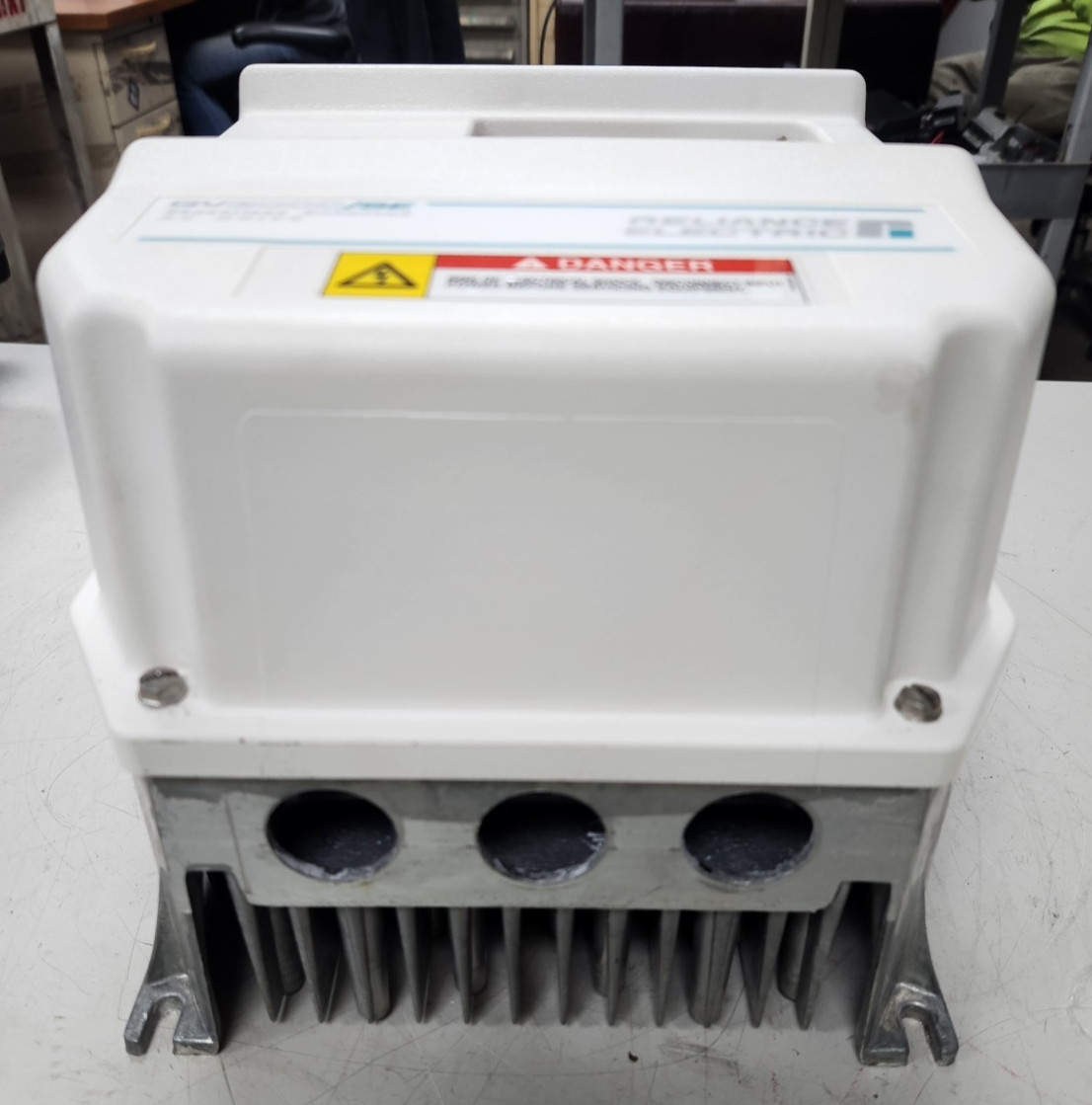 😎 RELIANCE ELECTRIC 3 HP SENSORLESS ENHANCED AC DRIVE 380/460 VAC GV3000/SE