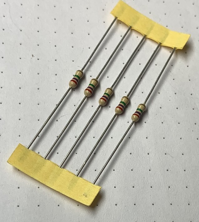 2.7 MΩ, 5%, 250 mW (1/4 W), Carbon Film Resistor, Unbranded, 5 Each