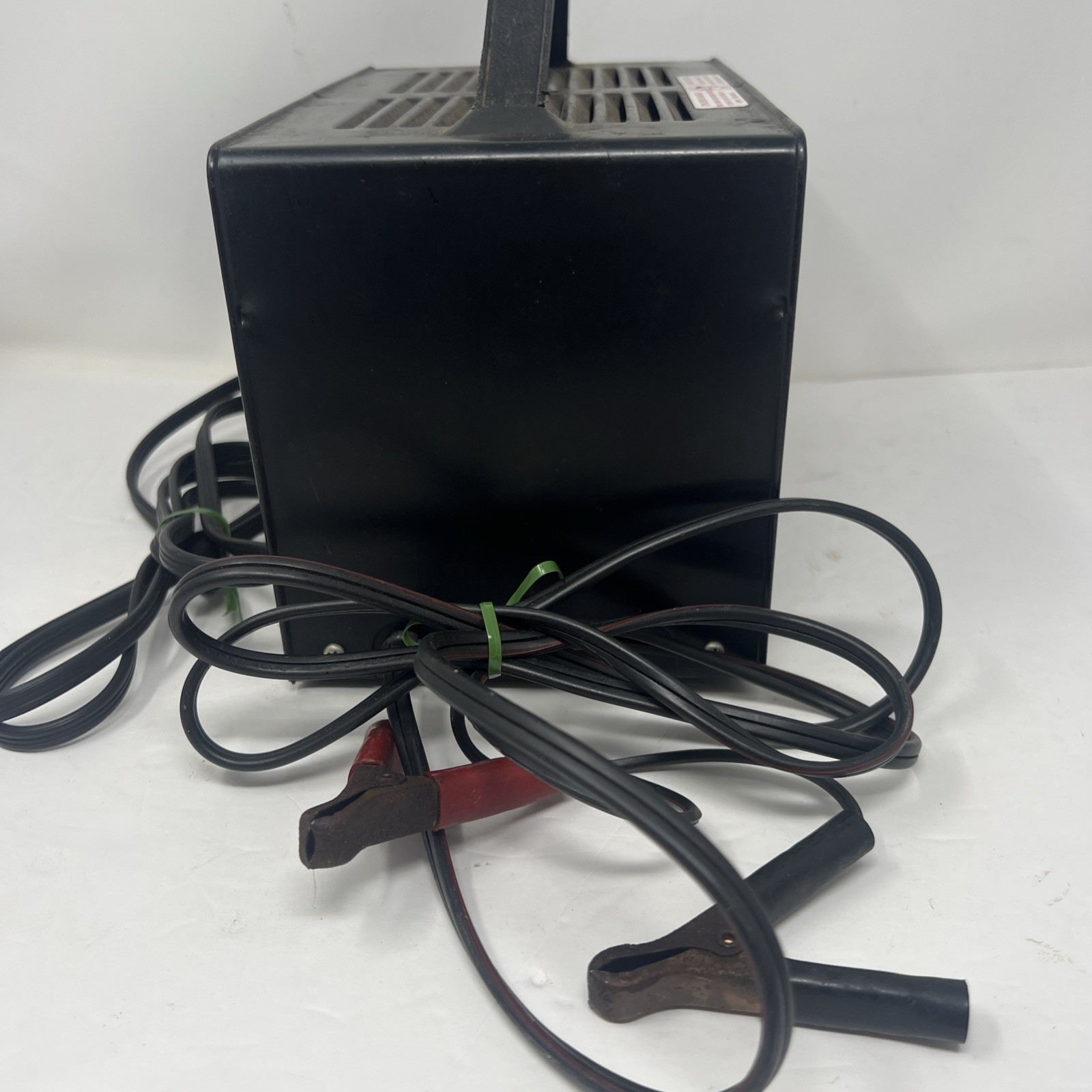Sears 10/2 Amp 12 Volt Automatic Battery Charger Model 608.718570 / 28-71857