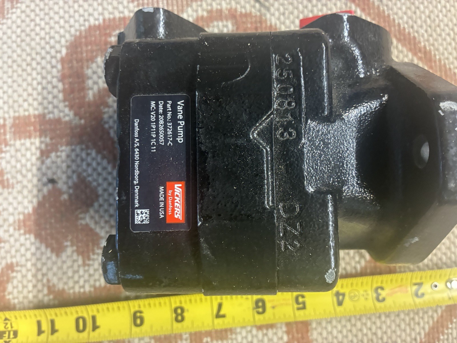 Vacuum pump Vickers 2527VQ-2C Hydraulic Vane Pump Flange Mount 1in Shaft 13 GPM