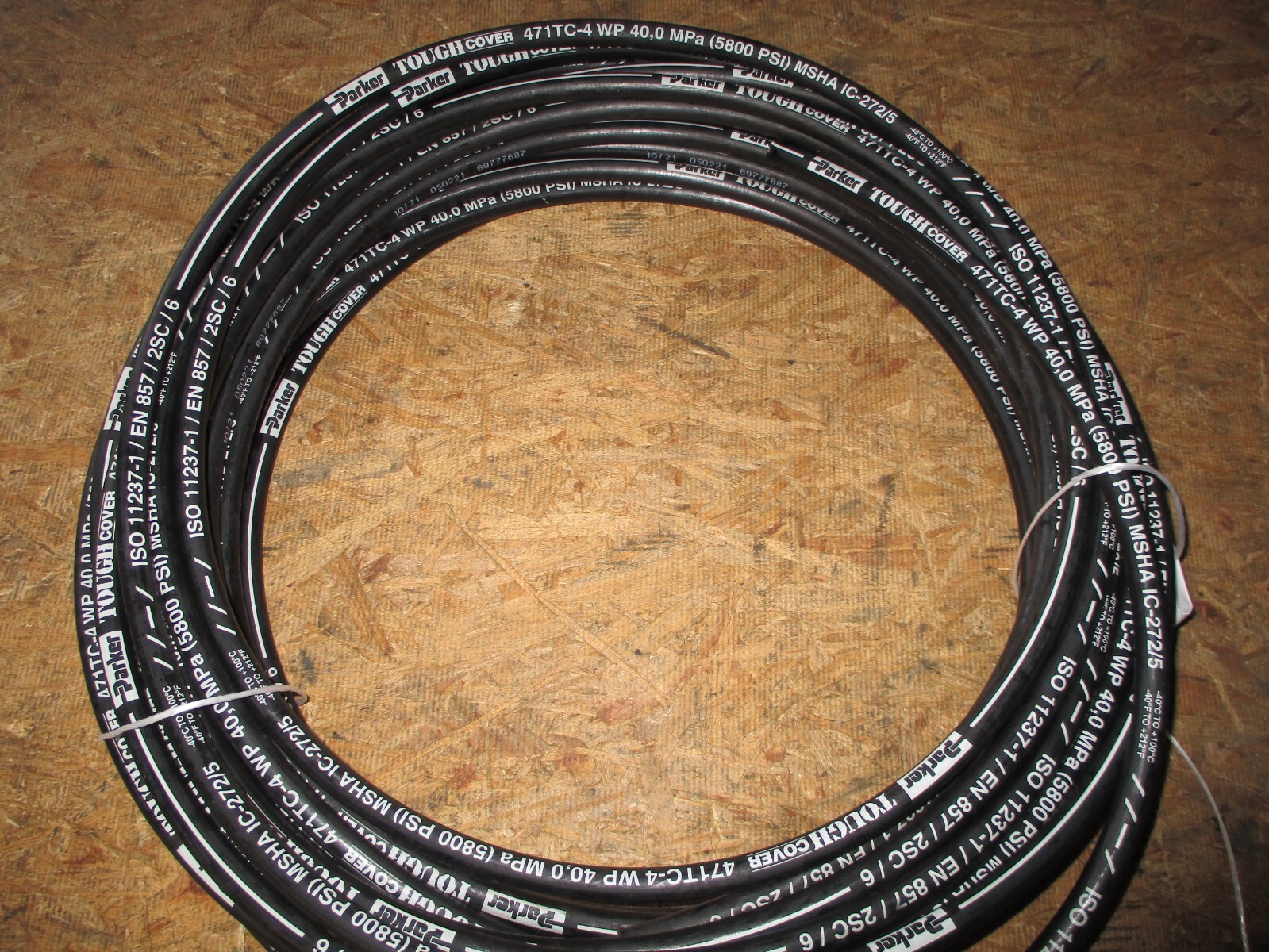 PARKER HYDRAULIC HOSE 471TC-4 1/4″ 100′ TWO WIRE HOSE 100R16