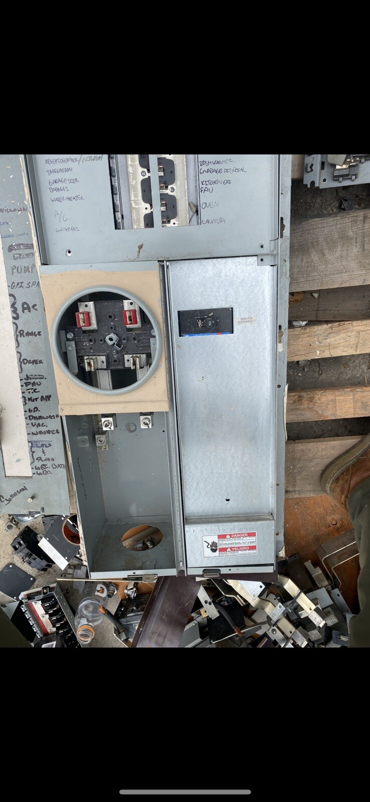 EATON DEAD FRONT COVER 200A MAIN LONG 20 3/4 WIDE 6 3/8.